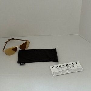 Oakley Feedback Sunglasses With Bag.